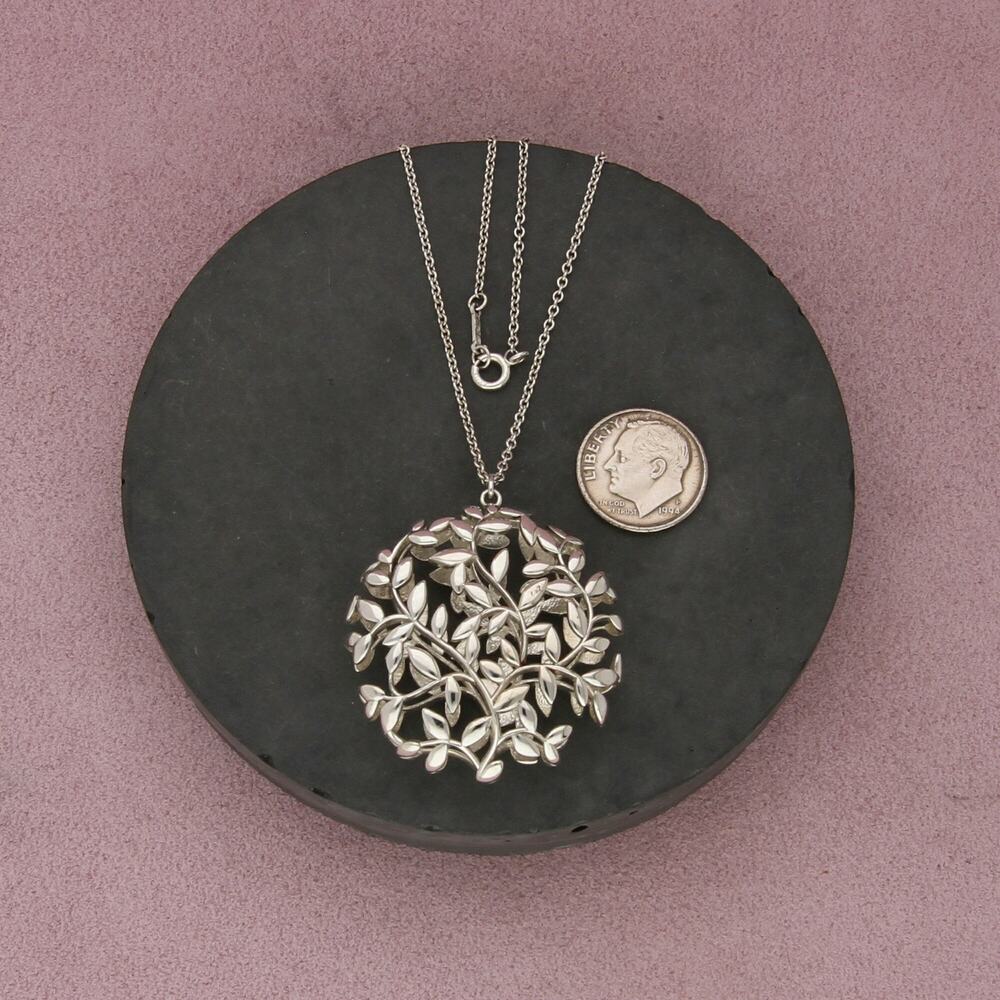 tiffany & co sterling silver paloma picasso olive leaf medallion necklace 20in - Picture 2 of 3
